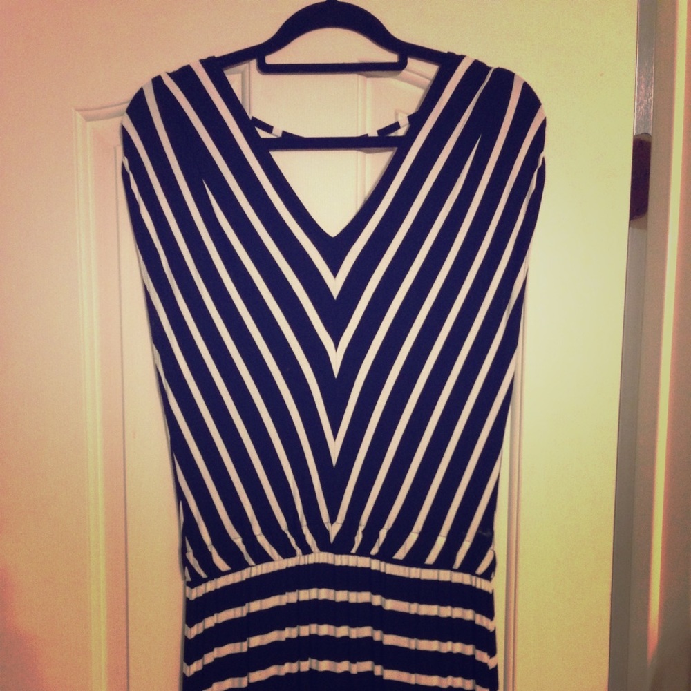 Size L Mossimo maxi black & white dress